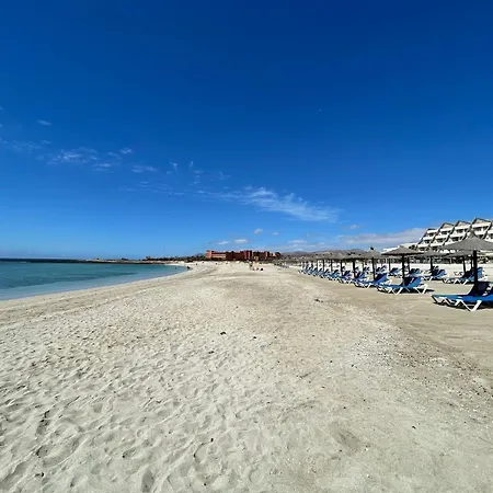 One Bedroorm Pool View At 200m From The Beach